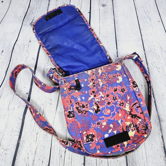 KAVU | canvas rose floral pattern crossbody bag purse - Picture 6 of 11